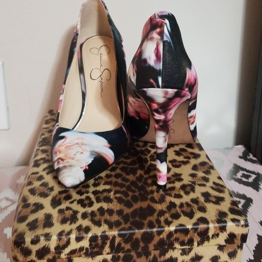 Jessica Simpson Cassani